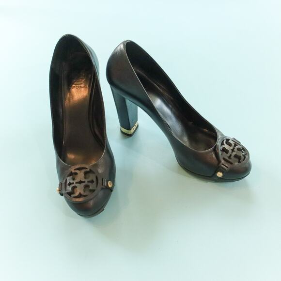 Tory Burch Y2K Black Round Toe Black Leather Logo Pump Heels Size 7.5 - Picture 1 of 9